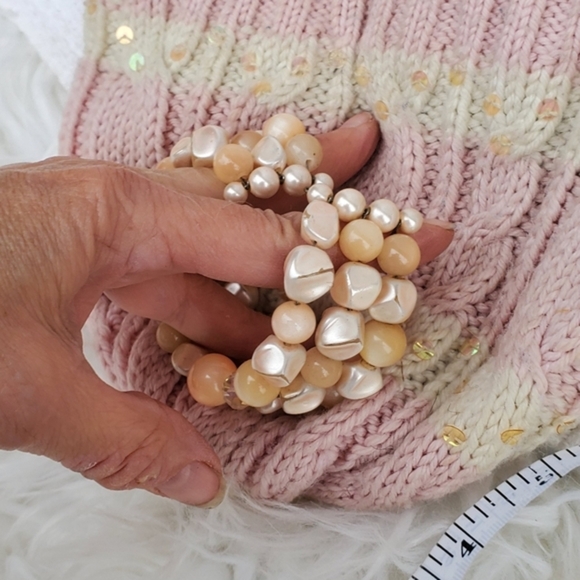 Vintage Moinlight Lucite & Faux Pearl Bracelet - Picture 2 of 6